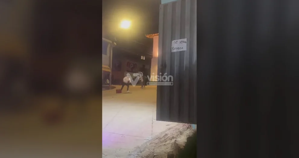 31K views · 131 reactions | #ANGASMARCA: 🚨¡DISPARAN A JOVEN EN EL INICIO DE LA FIESTA PATRONAL #SantaRosaDeLima ! ​En horas de la madrugada de hoy, aproximadamente a las 2:00 a.m., un joven de apellido Rodríguez resultó herido de bala en el inicio de las actividades por la fiesta patronal del distri