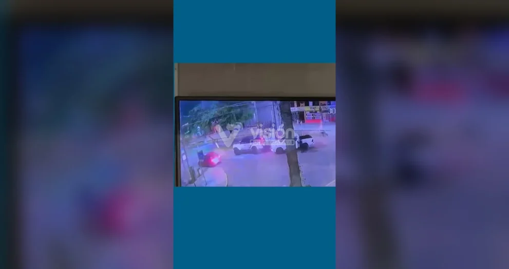 53K views · 572 reactions | (((🔴))) #Trujillo | 𝐌𝐀𝐒𝐀𝐂𝐑𝐄 𝐄𝐍 𝐓𝐑𝐔𝐉𝐈𝐋𝐋𝐎: CUATRO PERSONAS ASESINADAS DENTRO DE UNA CAMIONETA 👉 Los dos hombres que fueron asesinados esta madrugada dentro de una camioneta, durante el secuestro del empresario minero Jens Marty Lara Tanquilla, habían sido contratados para r
