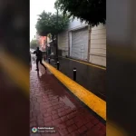 🚨🔴 ÚLTIMO MINUTO: DISP4RAN CONTRA CHOFER DE BUS VIPUSA EN VILLA EL SALVADOR Un chofer de la empresa VIPUSA habría sido atacado a bal4zos en la avenida Revolución, frente al colegio Saco Oliveros, en Villa El Salvador. El conductor resultó grav3mente her1do. La zona se encuentra en alerta y se espera la llegada de las autoridades para iniciar las investigaciones.