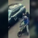 Un hombre quedó atrapado debajo de las ruedas de un tren en Chaclacayo y los bomberos realizan labores de rescate.