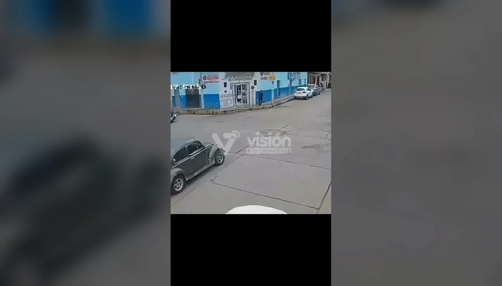 Vecinos de El Tambo auxilian a un conductor tras sufrir una falla mecánica en su vehículo y evitan un accidente mayor.