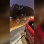 1.5K views · 101 reactions | 🚨#EXCELENTE: PRESUNTOS EXT0RSI0NADORES 🇻🇪 INGRESAN A UNA COCHERA Y DUEÑO LOS RECIBE A BALAZ0S Extorsionadores extranjeros ingresan a cochera en el distrito del Rimac y son recibidos a b4lazos por el propietario de dicho establecido. SE APLAUDE LA VALIENTE ACCIÓN DEL SEÑOR, PERO POR FAVOR PARA LA PRÓXIMA MEJORE SU PUNTERIA 👏👏 | Vecinos de Villa El Salvador VVS